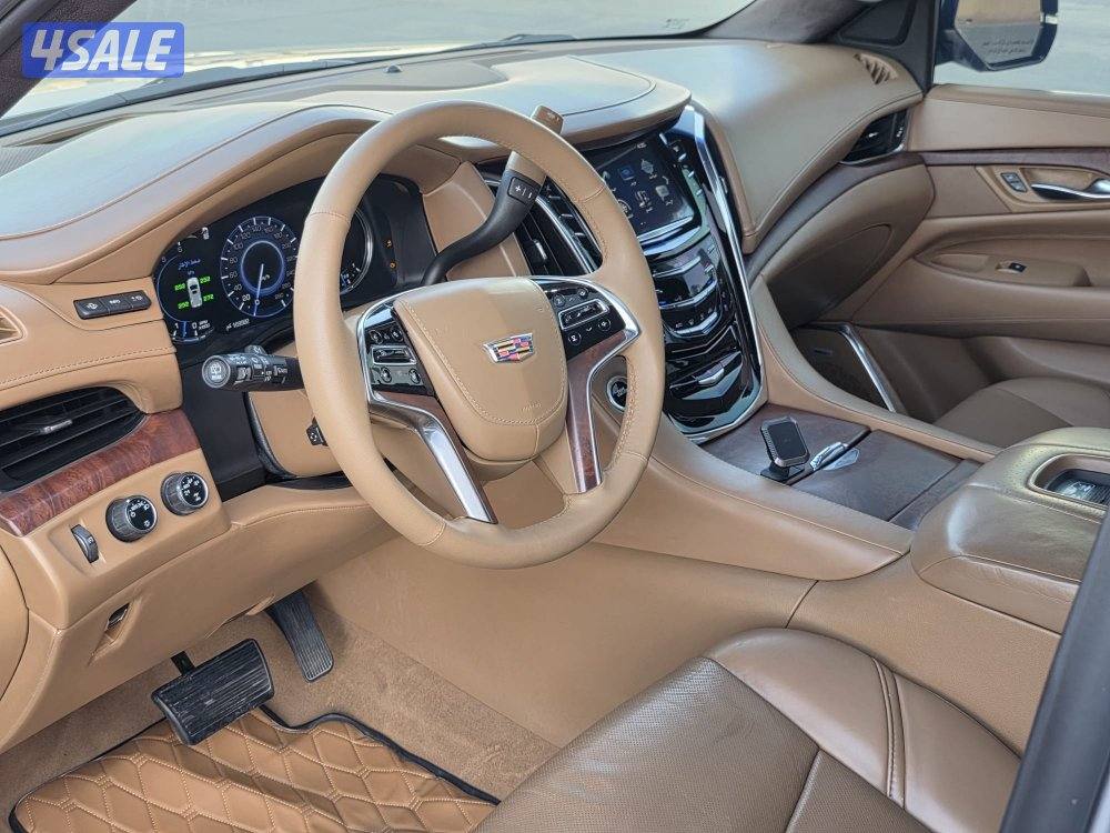 اسكاليد بلاتنيوم موديل /2016 وارد قطر _صبغ الوكاله عداد/169 الف كم4