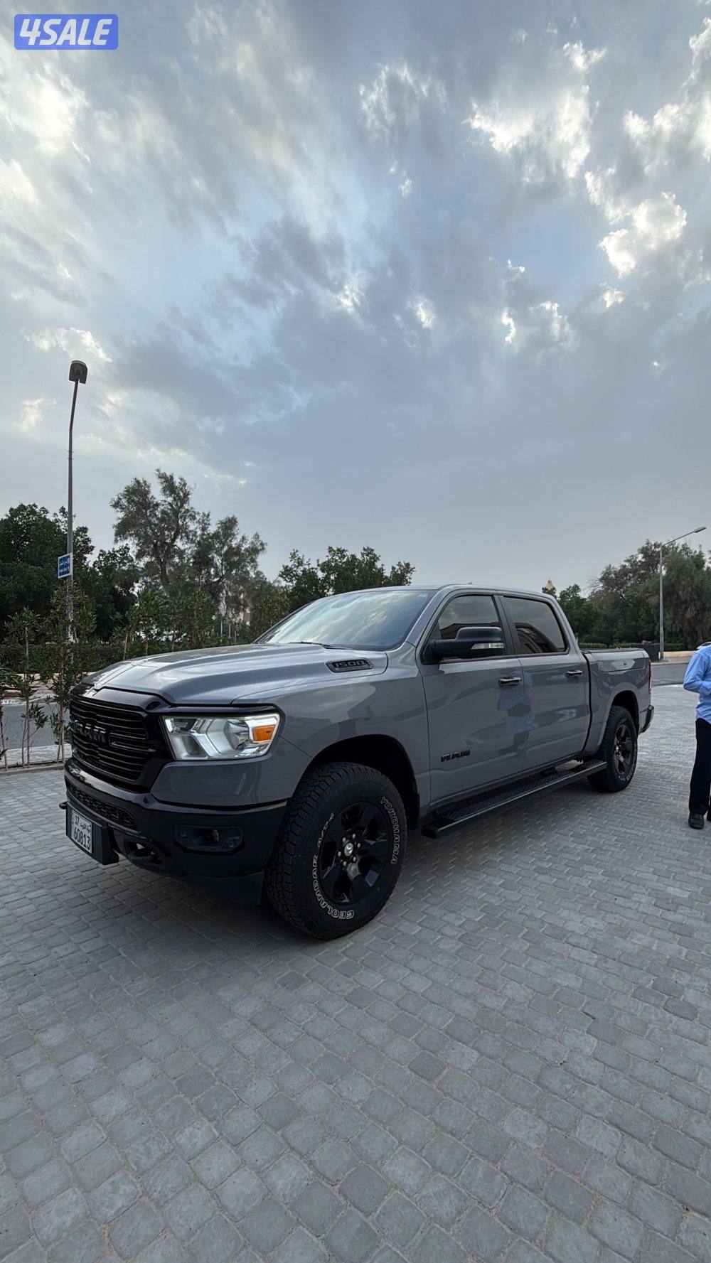 RAM BIGHORN  5.7 HEMI LEATHER WRAPPED DASHCAM NEW TIRES  415 HORSE PWR0