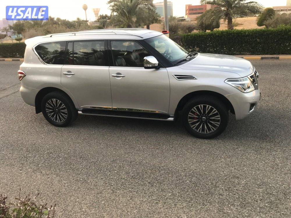 جيب نيسان باترول مديل 2018 لون سلفر4