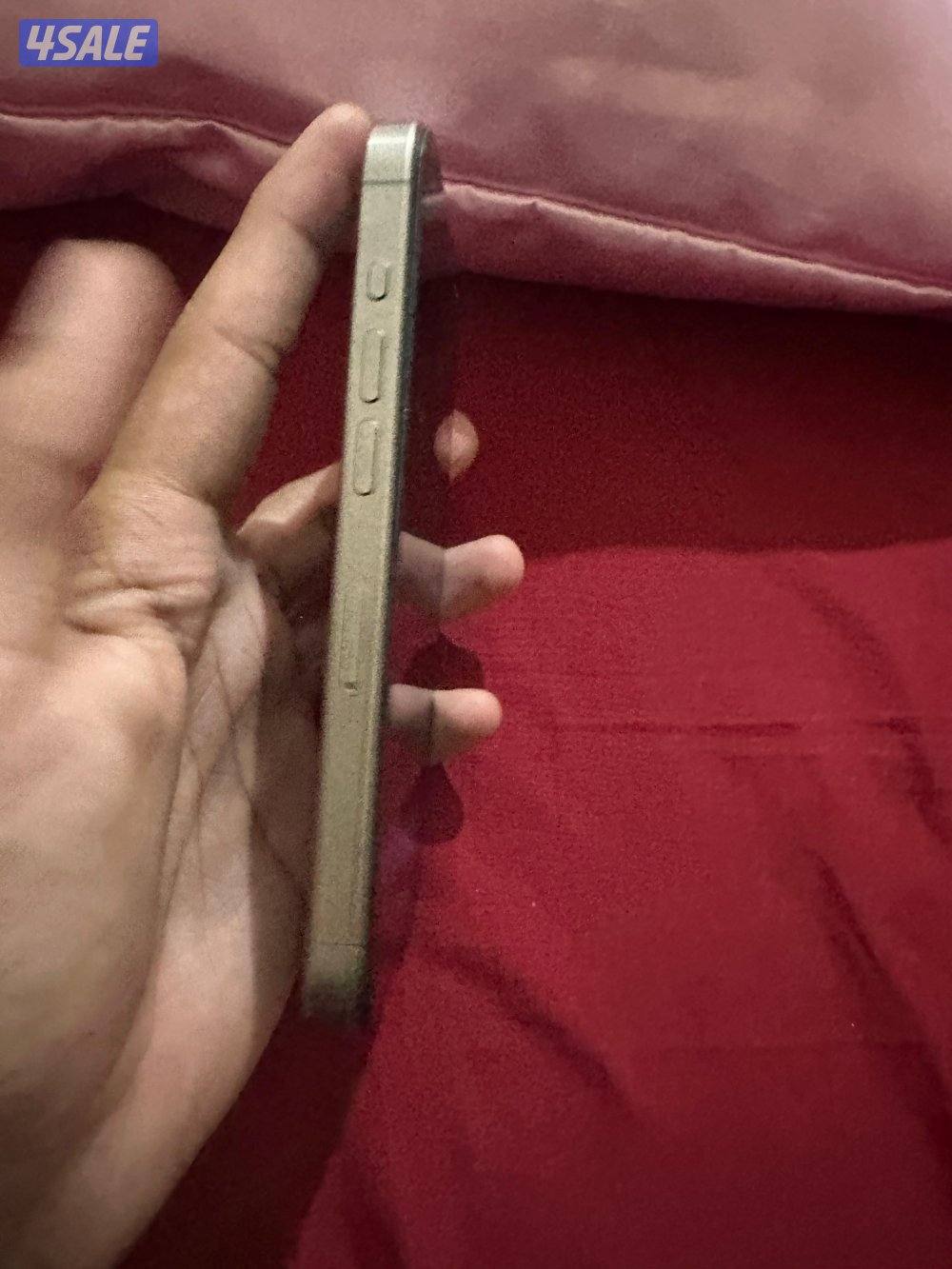 iPhone 15 Pro white 256GB with charger screen protector and phone case2