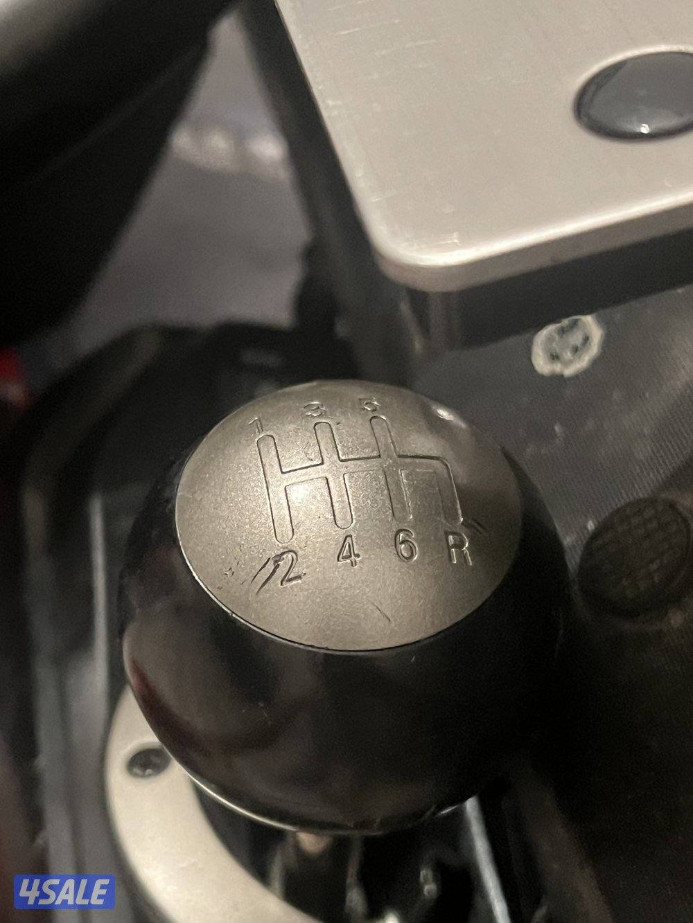 سكان يوجد خلل بسيط هو القير القطعه الي تغطيه طايحه2