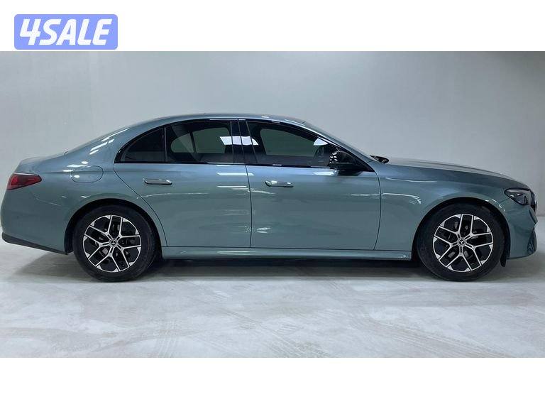 Mercedes-Benz E-Class4