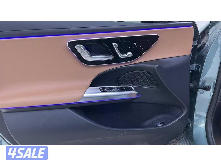 Mercedes-Benz E-Class14