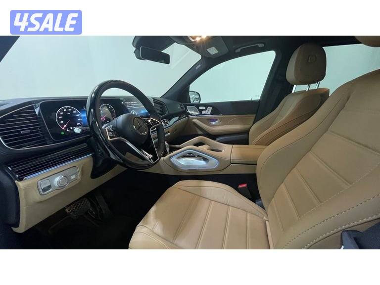 Mercedes-Benz GLE SUV10