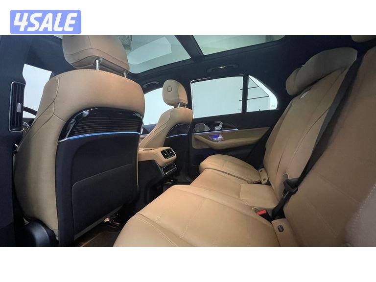 Mercedes-Benz GLE SUV13