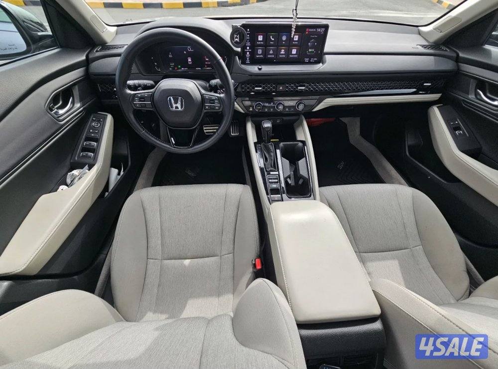 للبيع هوندا اكورد هايبرد سبورت موديل ٢٠٢٣ نظيفة جدا2