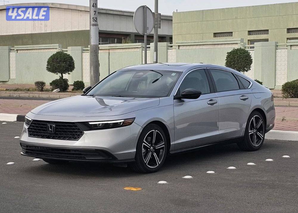 للبيع هوندا اكورد هايبرد سبورت موديل ٢٠٢٣ نظيفة جدا3