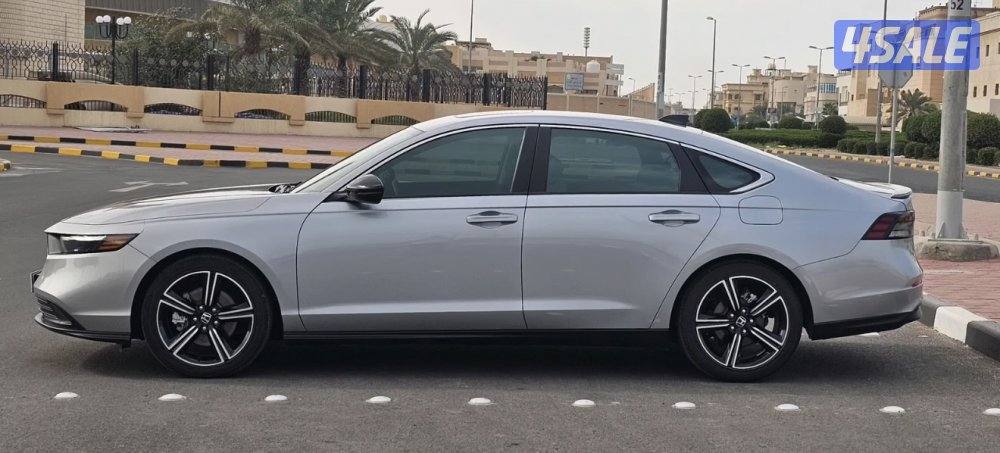 للبيع هوندا اكورد هايبرد سبورت موديل ٢٠٢٣ نظيفة جدا7
