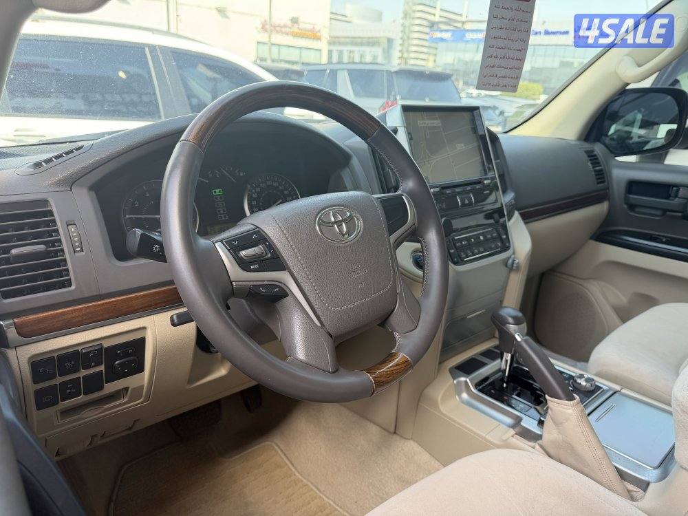 لاند GX.R V8 صبغ الوكاله موديل 2018 الساير حمايه بدي + عازل + هرن لكزس1