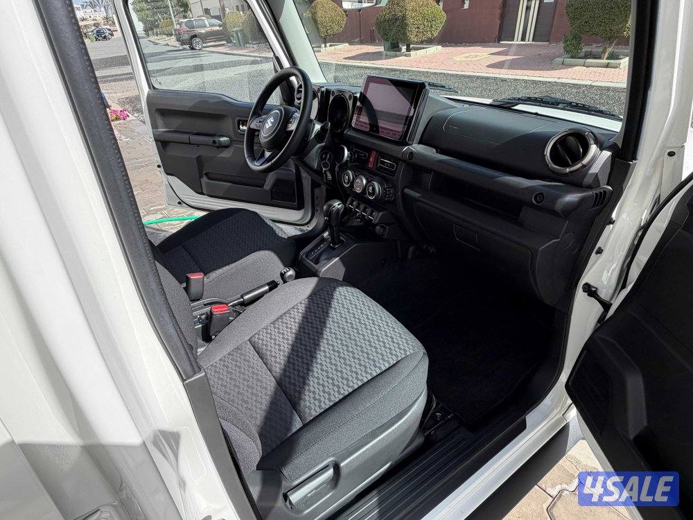 2025 Suzuki Jimny - Like New10