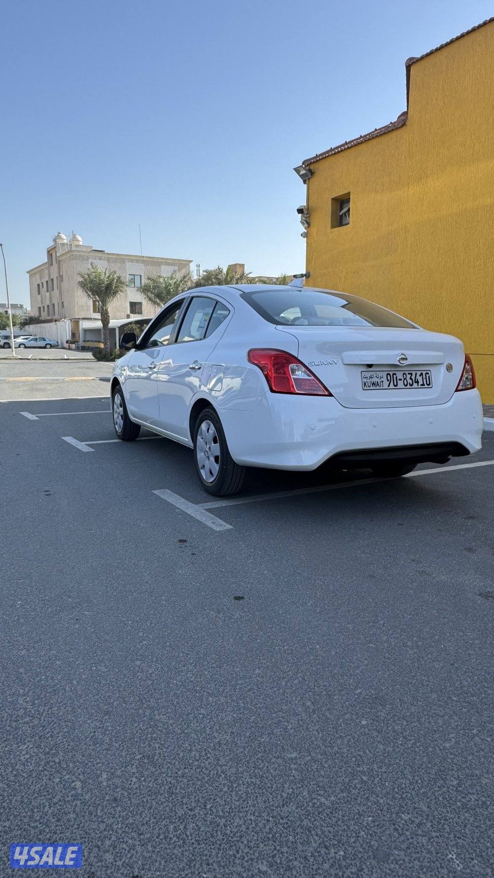 للبيع نيسان صني اصفار3