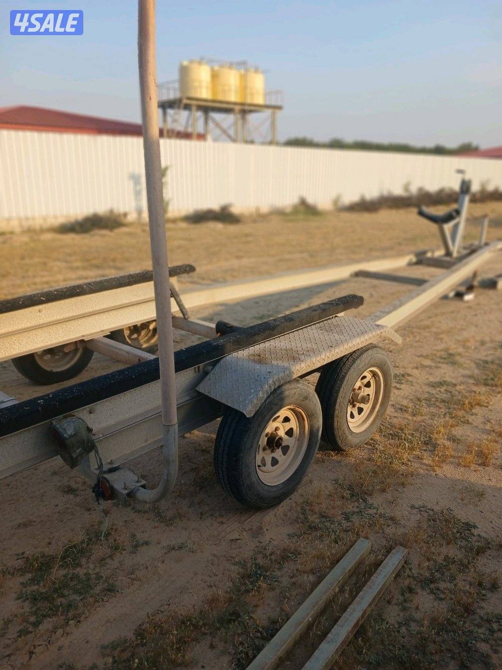 عربانة كلها المنيوم يركب عليها من ٢٤ لغاية ٢٨ ولها وصلة يركب لغاية ٣١0