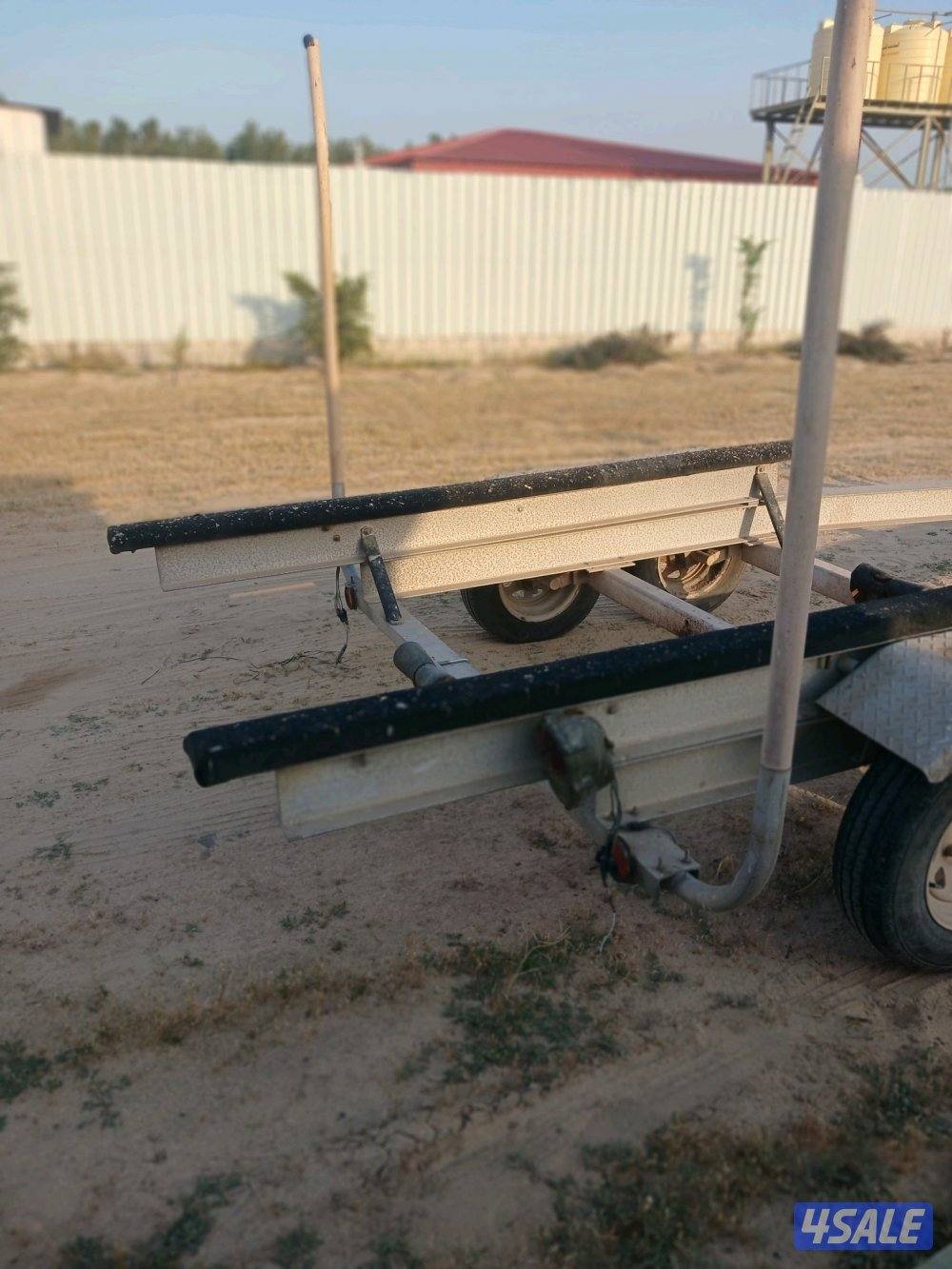 عربانة كلها المنيوم يركب عليها من ٢٤ لغاية ٢٨ ولها وصلة يركب لغاية ٣١2