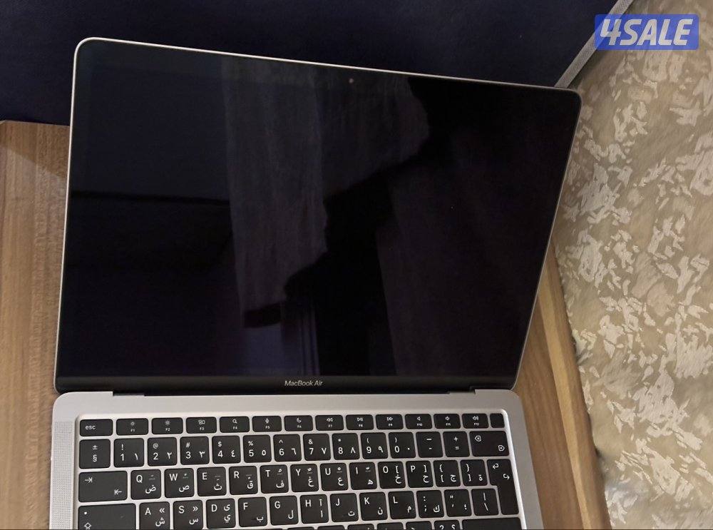 ماك بوك اير M10