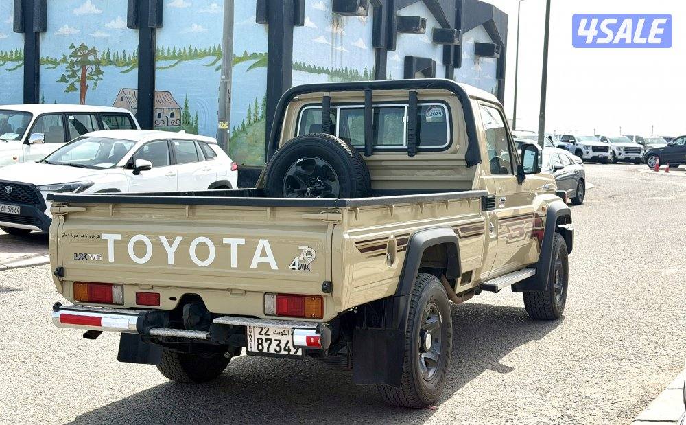 وانيت لاندكروزر 2025 الساير (قير اوتوماتيك) تحت الكفالة2