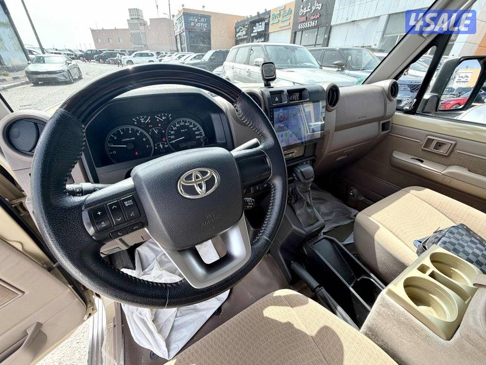 وانيت لاندكروزر 2025 الساير (قير اوتوماتيك) تحت الكفالة9