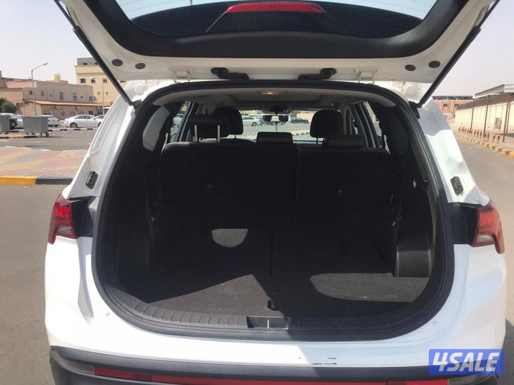 للبيع سيارة هيونداي 2023 سنتافي ممتازة جدًا12