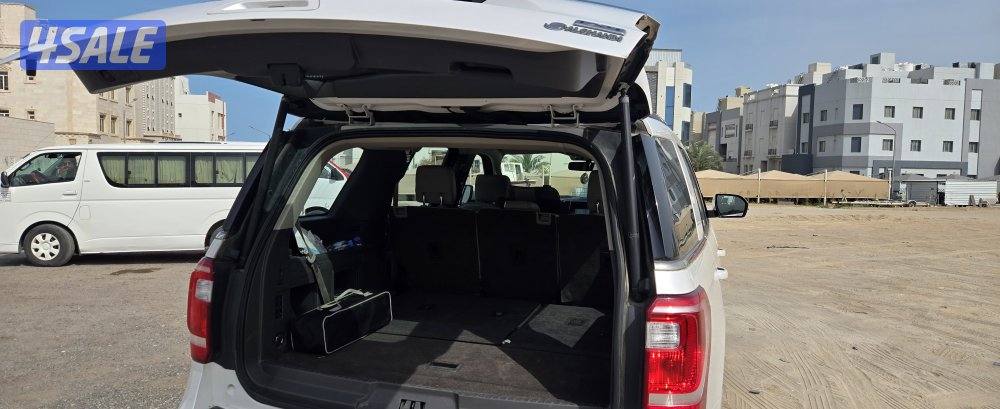 للبيع فورد اكسبدشن 2018 FX4 مع دبل6