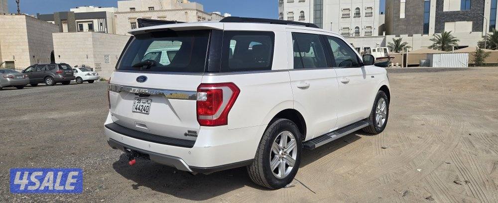 للبيع فورد اكسبدشن 2018 FX4 مع دبل9