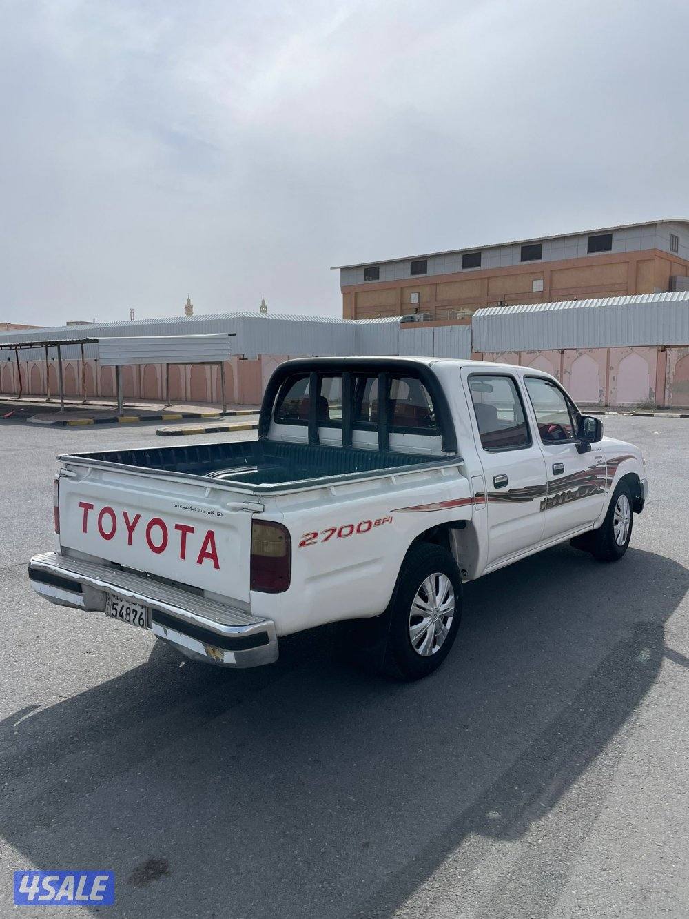 هايلكس 2000 م4