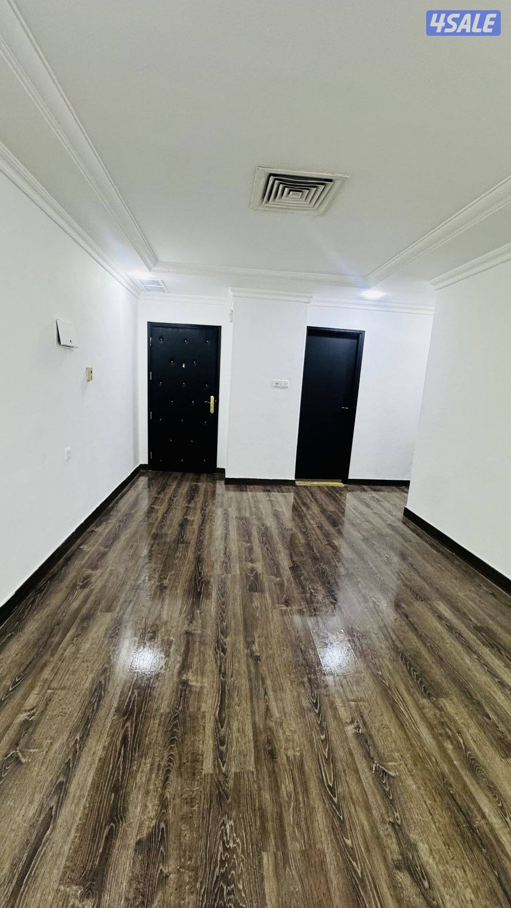 شقه للايجار بحولي غرفة وصالة وحمام ومطبخ مساحات كبيرة جدا3