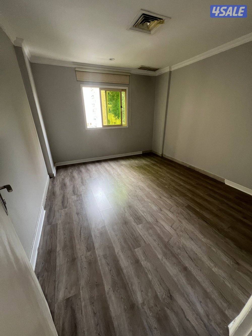 شقه للايجار بحولي غرفة وصالة وحمام ومطبخ مساحات كبيرة جدا5