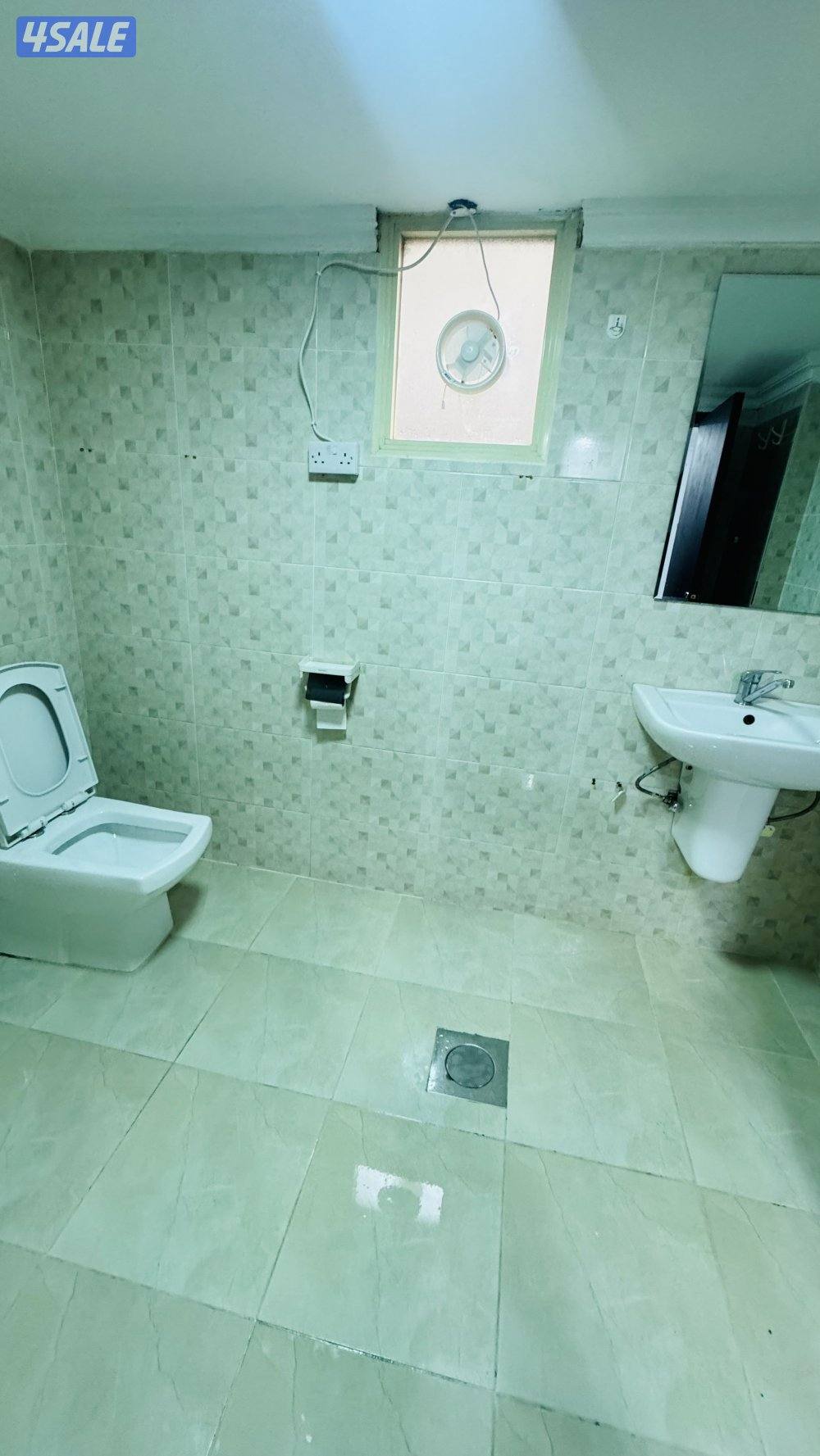 شقه للايجار بحولي غرفة وصالة وحمام ومطبخ مساحات كبيرة جدا13