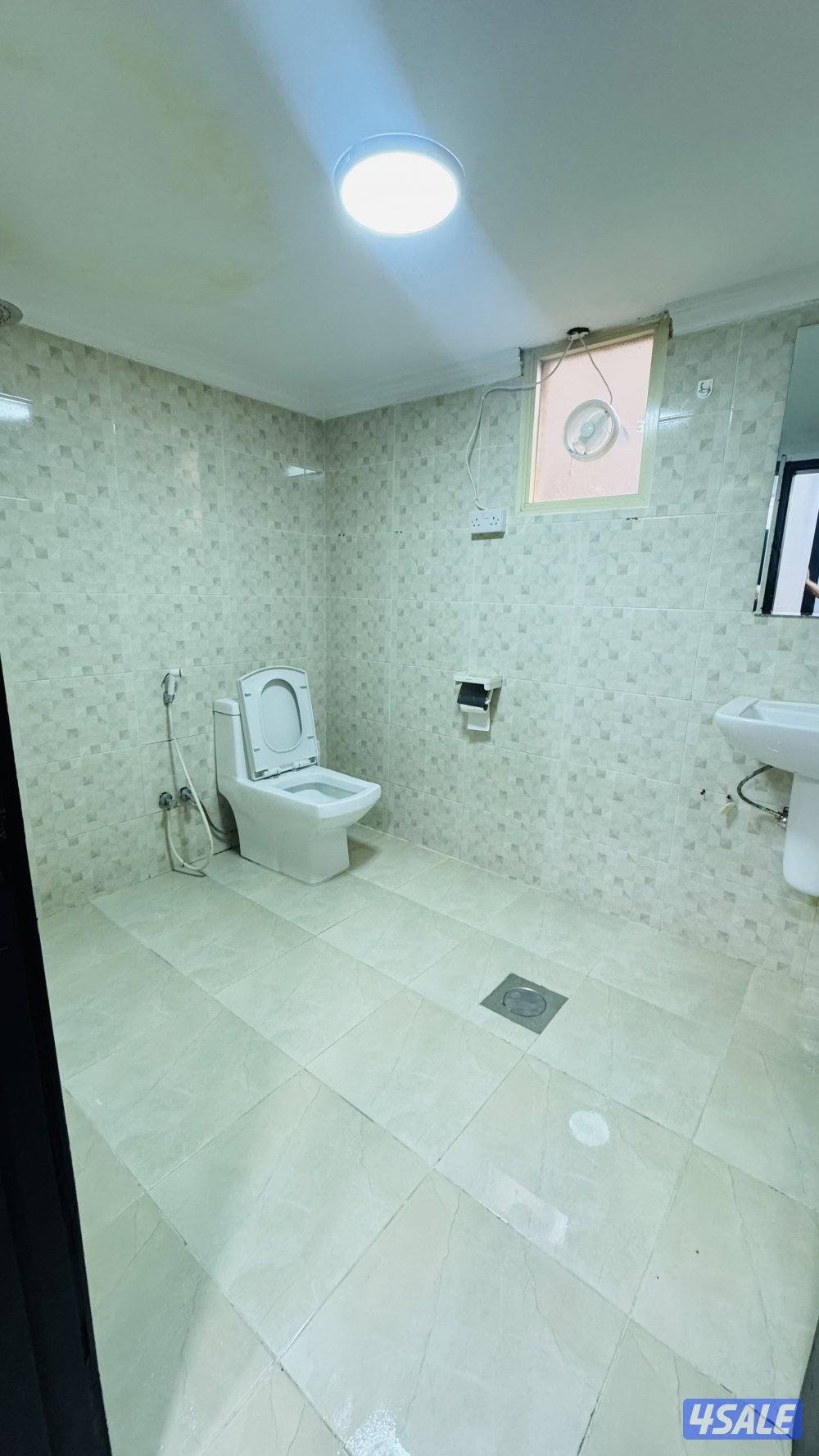 شقه للايجار بحولي غرفة وصالة وحمام ومطبخ مساحات كبيرة جدا14