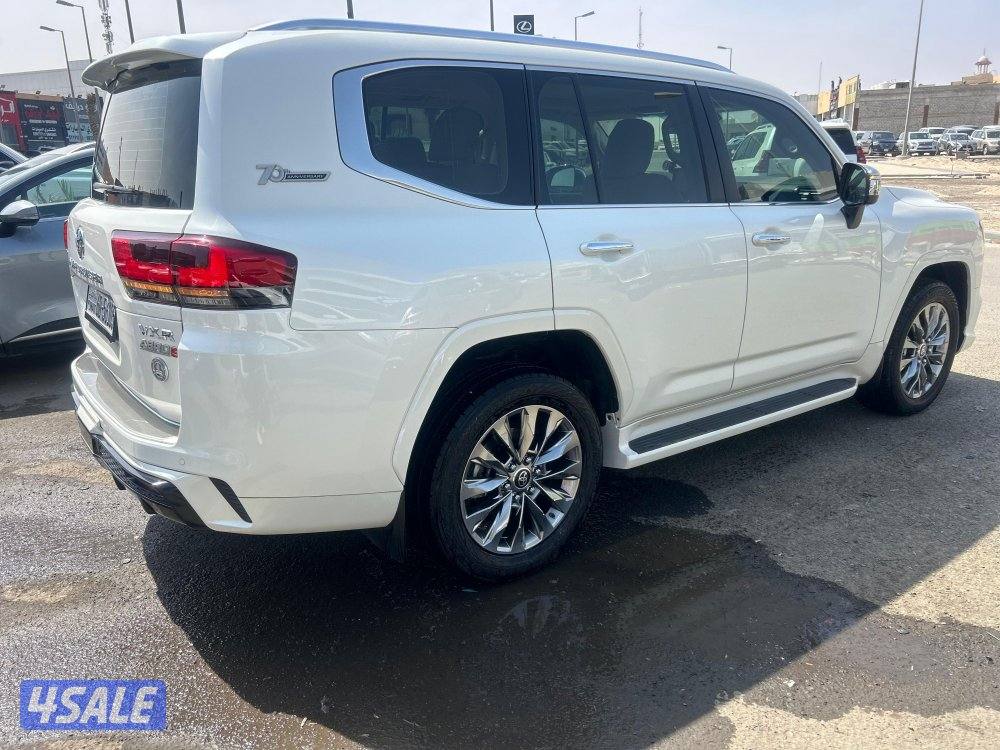 لاند كروزر VX.R AEROs
twin turbo.V6 
موديل 2022
ماشى 72.000 k.m3