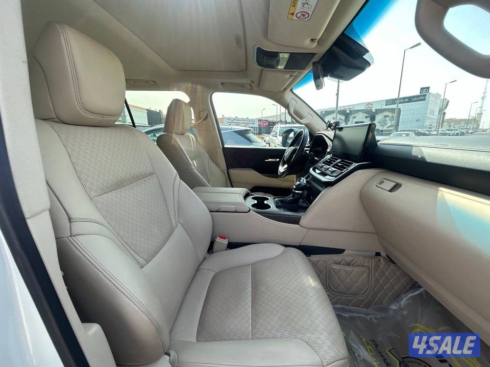 لاند كروزر VX.R AEROs
twin turbo.V6 
موديل 2022
ماشى 72.000 k.m4