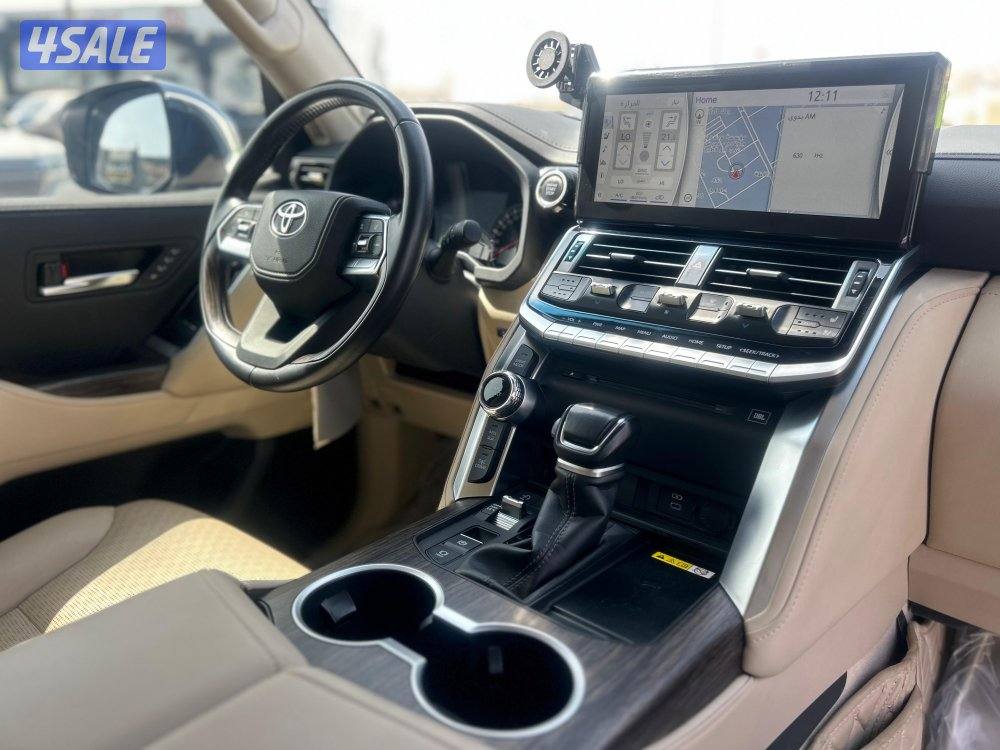 لاند كروزر VX.R AEROs
twin turbo.V6 
موديل 2022
ماشى 72.000 k.m7