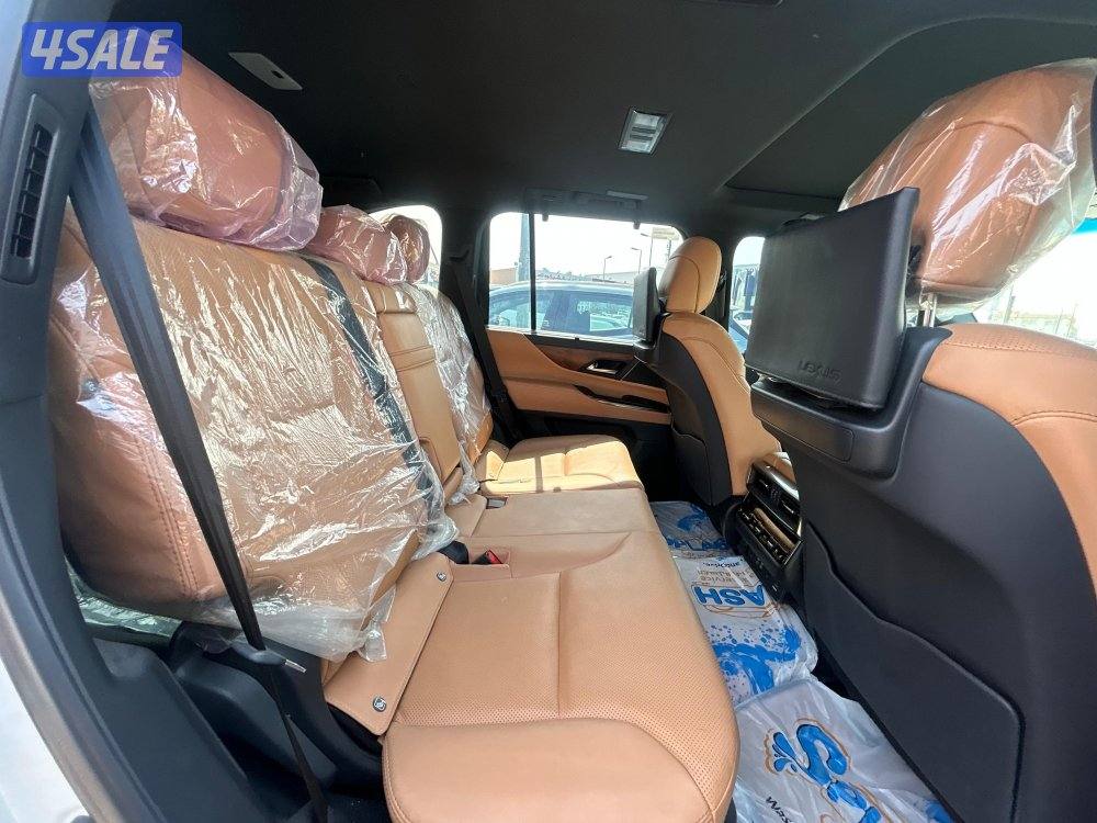 لكزس LX600 درجة اولى 
twinturbo .V6
موديل  2023
ماشى 75.000 k.m4