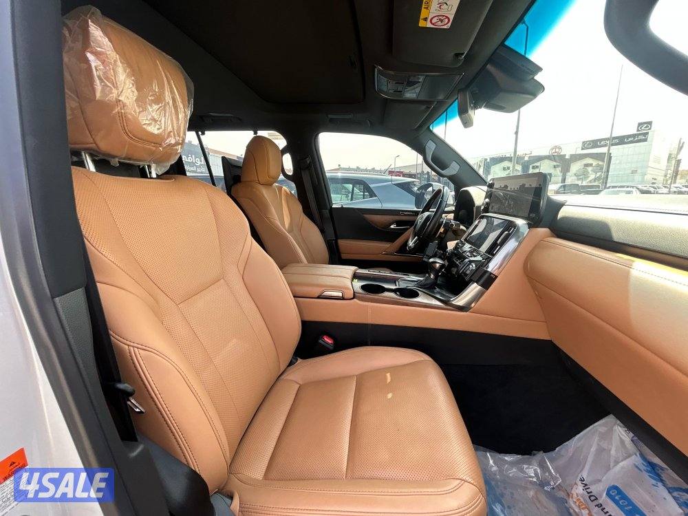 لكزس LX600 درجة اولى 
twinturbo .V6
موديل  2023
ماشى 75.000 k.m5