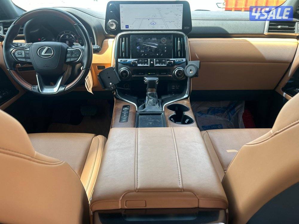 لكزس LX600 درجة اولى 
twinturbo .V6
موديل  2023
ماشى 75.000 k.m6