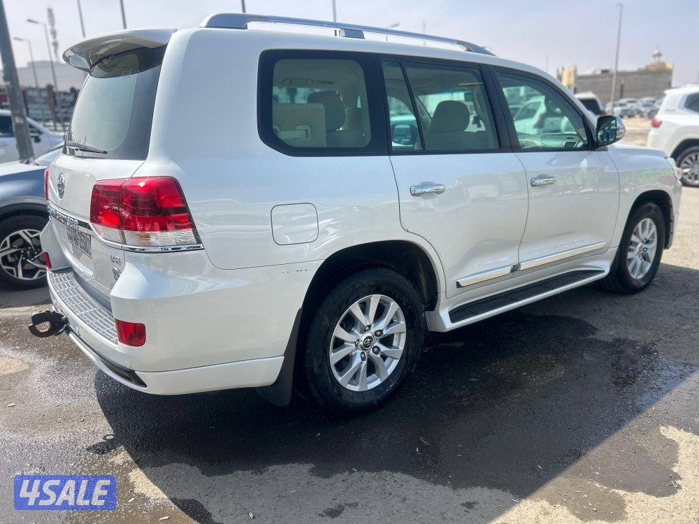تويوتا لاند كروزر GX.R-V8
موديل 2016
ماشى 184.000  k.m 
وارد الساير3