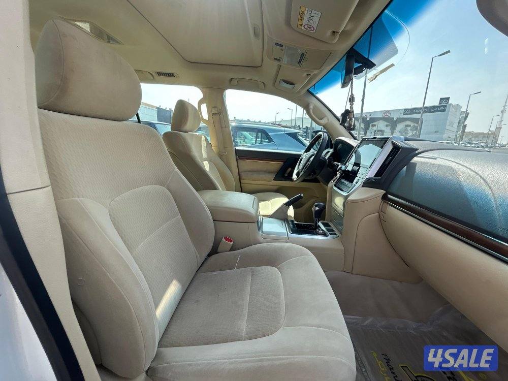 تويوتا لاند كروزر GX.R-V8
موديل 2016
ماشى 184.000  k.m 
وارد الساير5