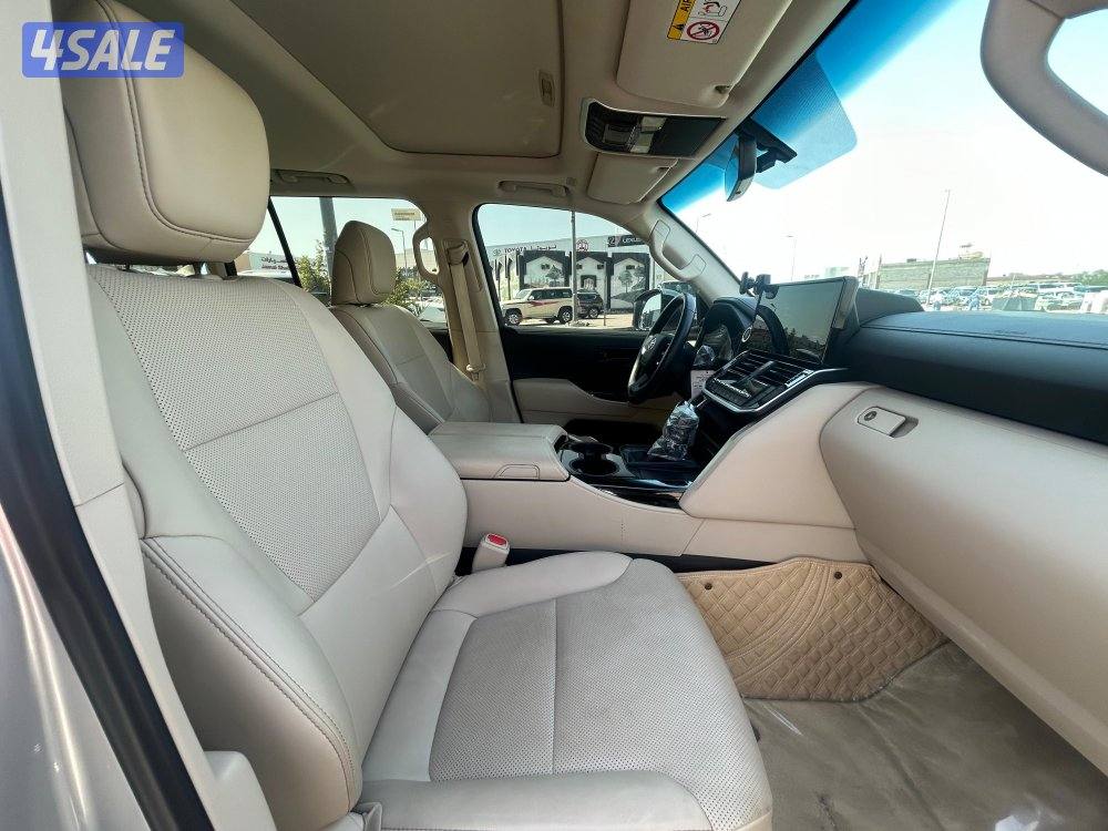 تويوتا لاند كروزر GX.R-V6
موديل 2024
ماشى 26.000 k.m 
وارد الساير.5