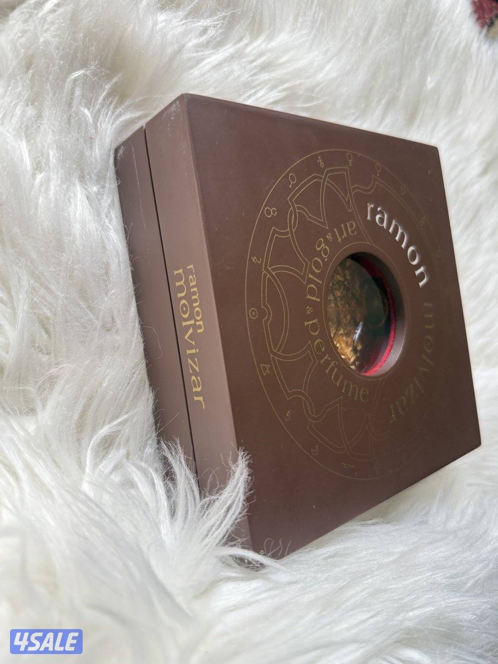 ✨ Ramon Molvizar: عندما تلتقي الفخامة بالذهب3