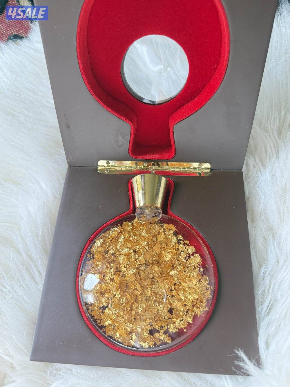 ✨ Ramon Molvizar: عندما تلتقي الفخامة بالذهب5