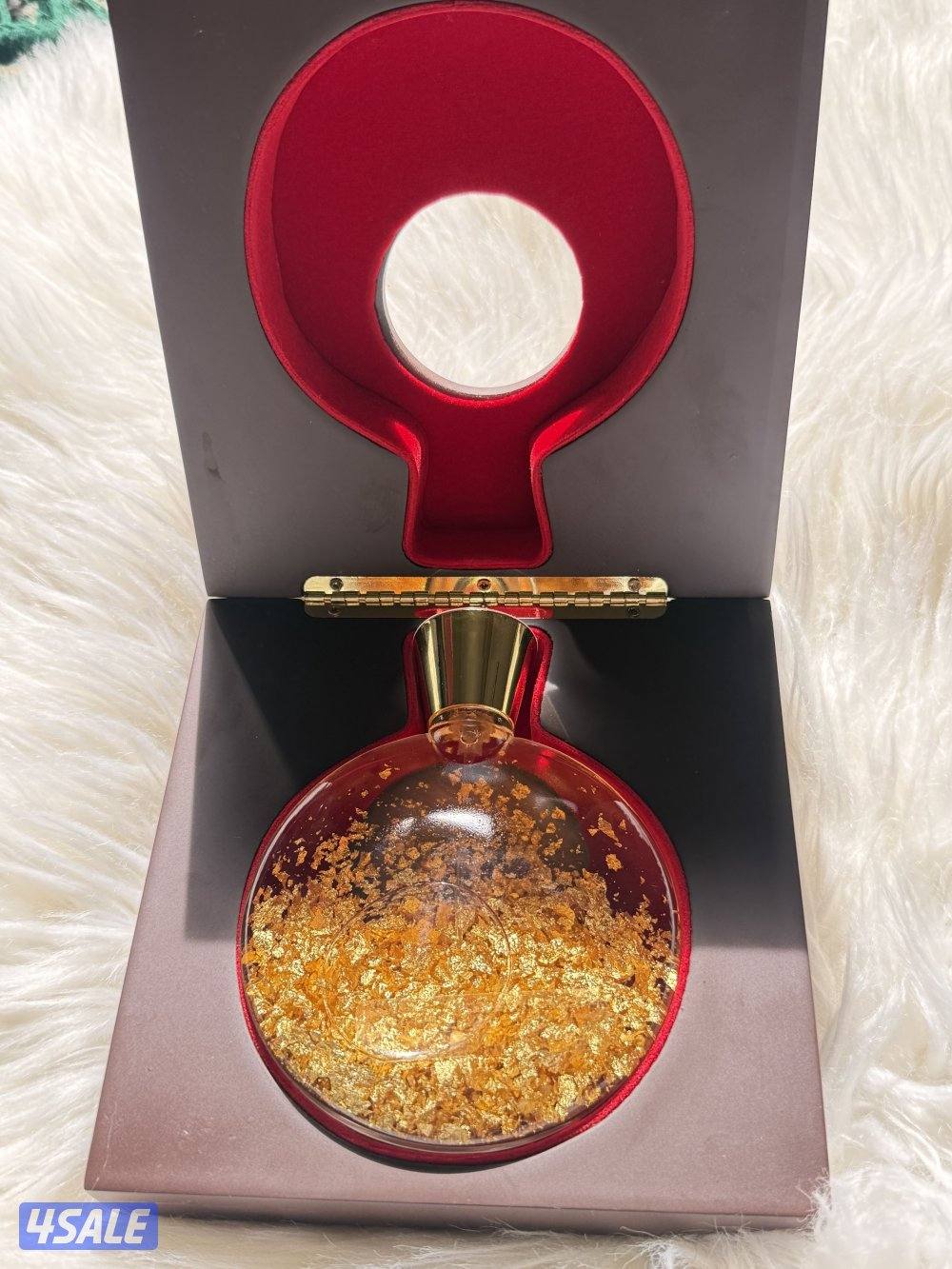 ✨ Ramon Molvizar: عندما تلتقي الفخامة بالذهب6