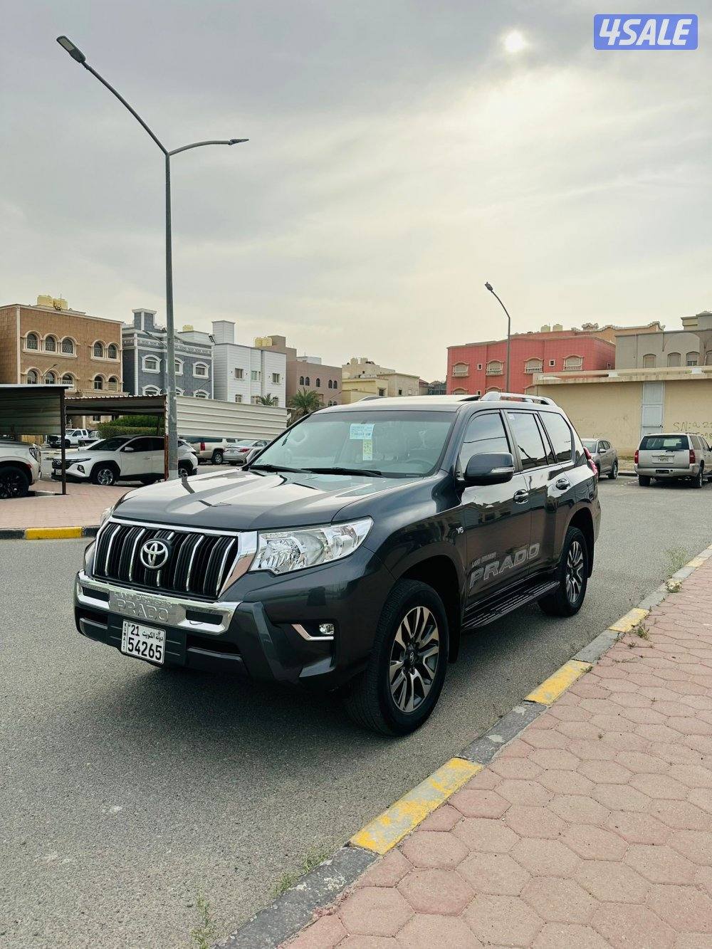 للبيع برادو TXL 2022 الدرجة الاولى صبغ الوكالة عداد 44 الف الساير0