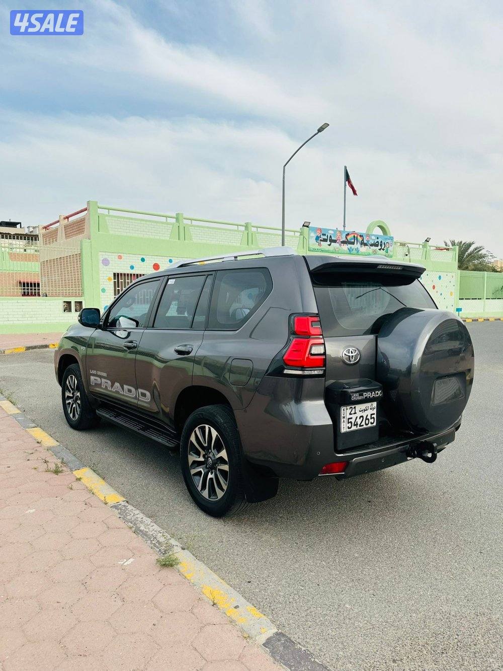 للبيع برادو TXL 2022 الدرجة الاولى صبغ الوكالة عداد 44 الف الساير3