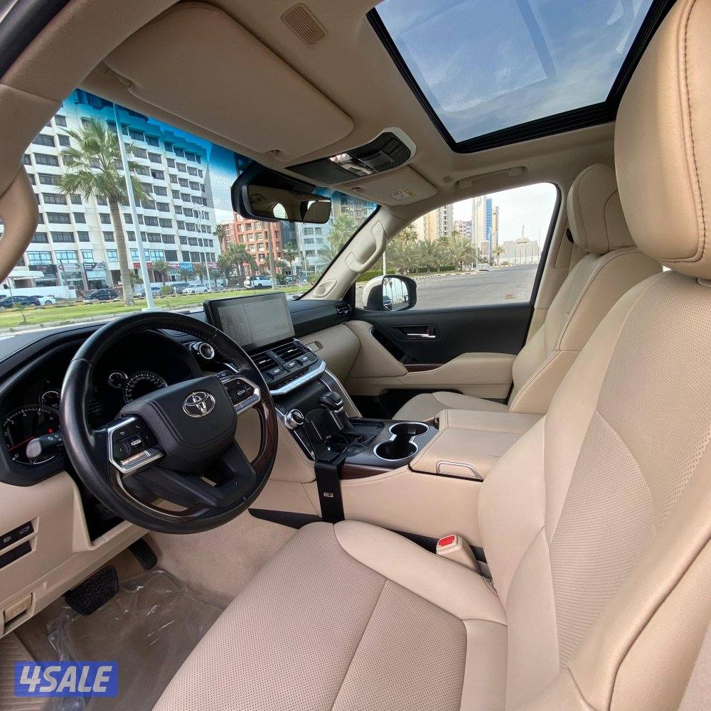 بيع🔺شراء🔺تثمين


للبيع لاندكروزر GXR Aero S
موديل 2022
عداد 220 الف10