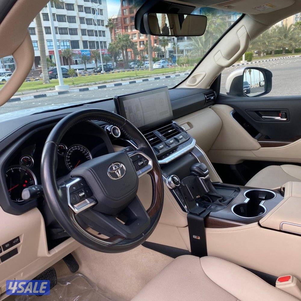 بيع🔺شراء🔺تثمين


للبيع لاندكروزر GXR Aero S
موديل 2022
عداد 220 الف11