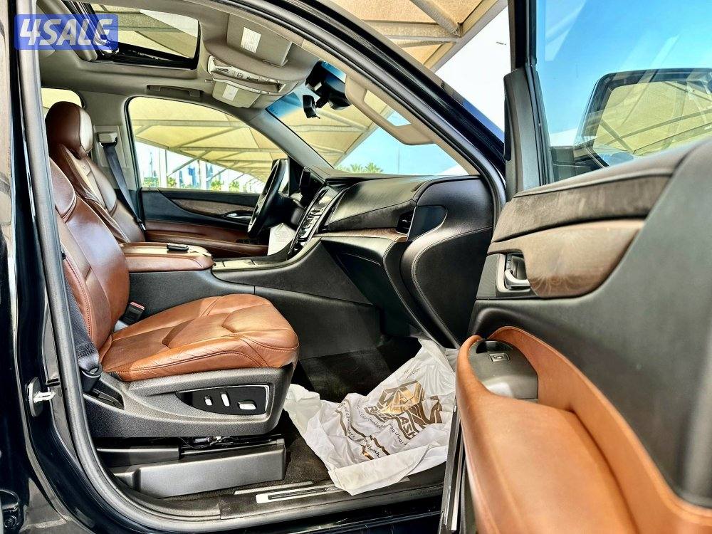 كاديلاك اسكاليد - الموديل:2017 - العداد:1818