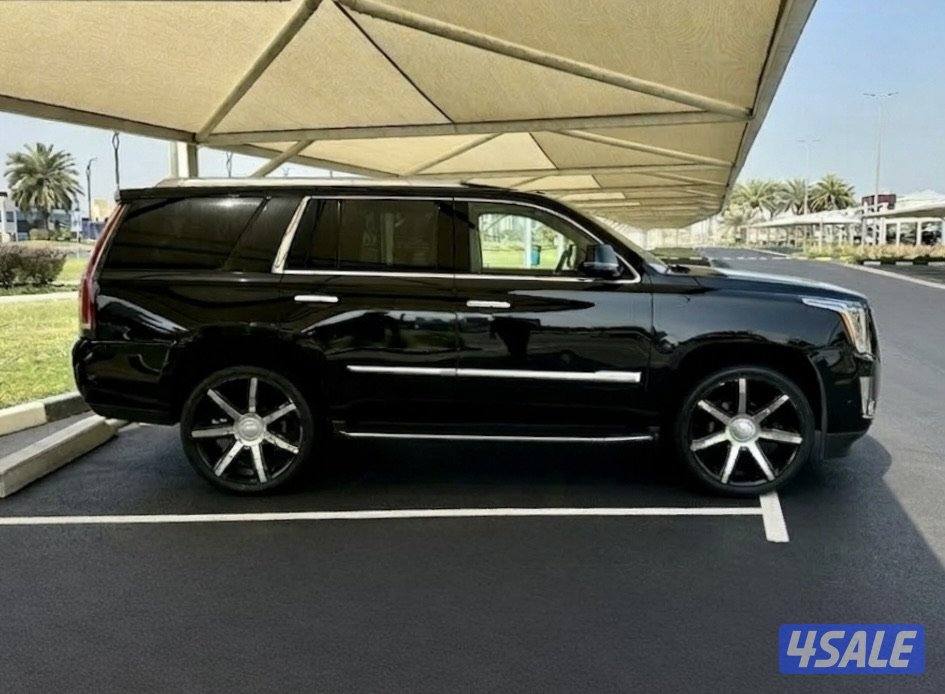 كاديلاك اسكاليد - الموديل:2017 - العداد:1817