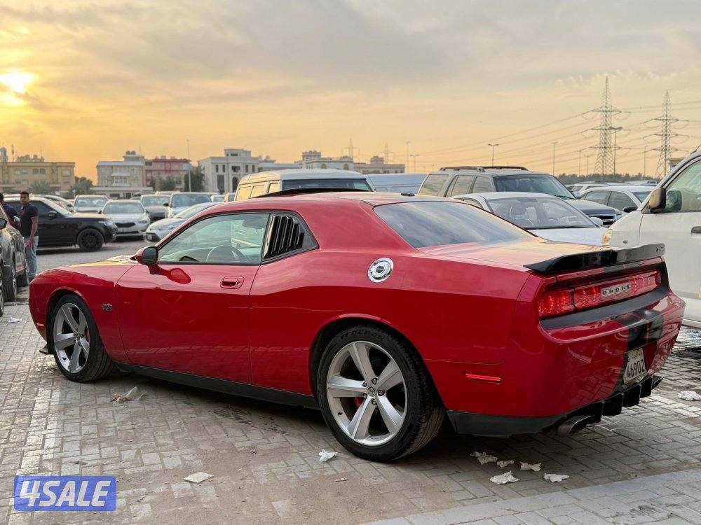 للبيع شالنجر 2009 SRT8 اصلي فحص كامل3