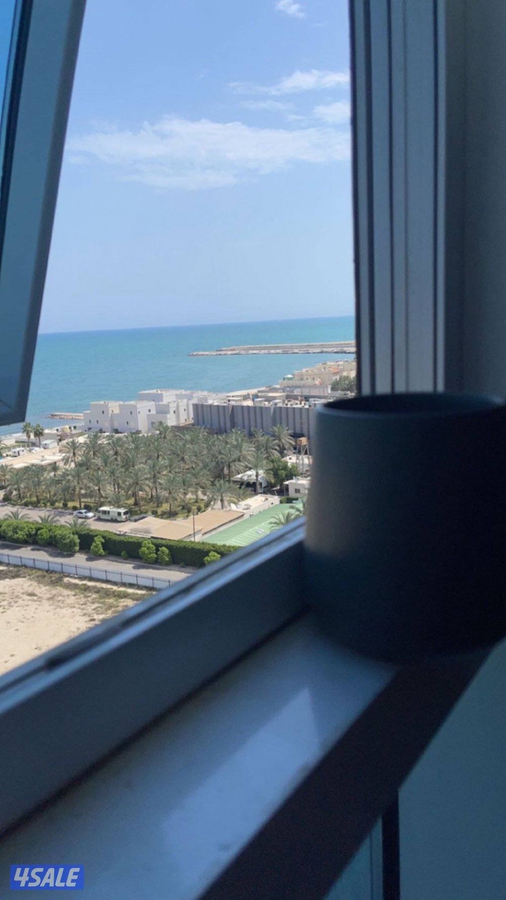 للبيع شقة خلو المهبوله على الساحلي برج المنار ب1 مقابل Voyage Cafe3