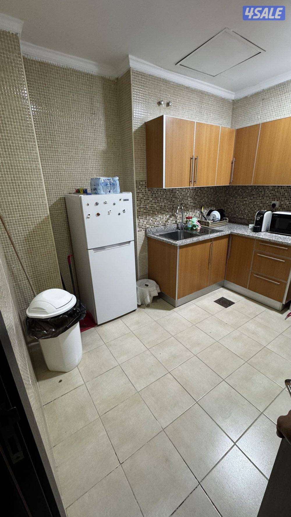 للبيع شقة خلو المهبوله على الساحلي برج المنار ب1 مقابل Voyage Cafe6