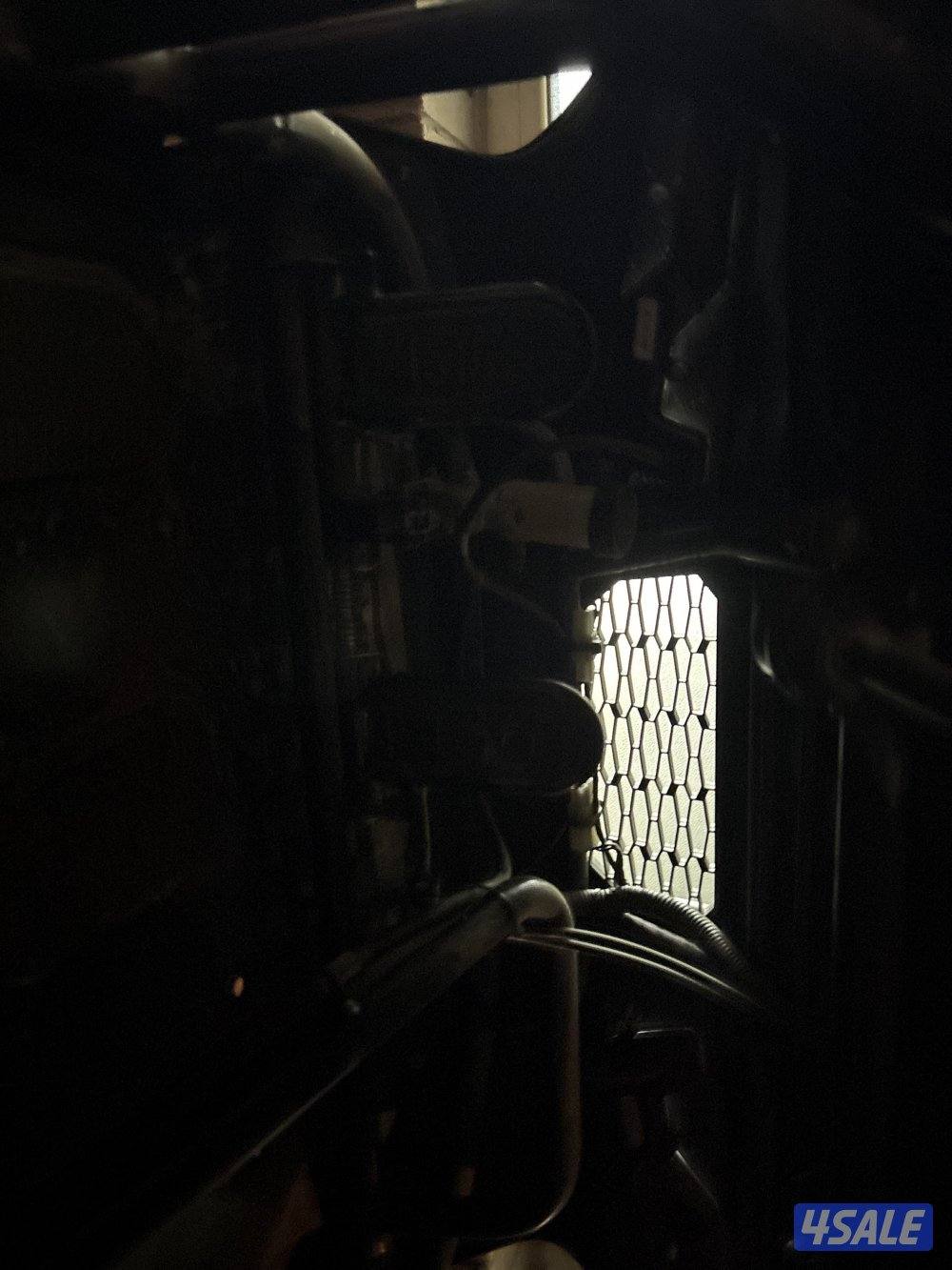 hammer head 208cc,speed max45 kmph. LED needs battery5